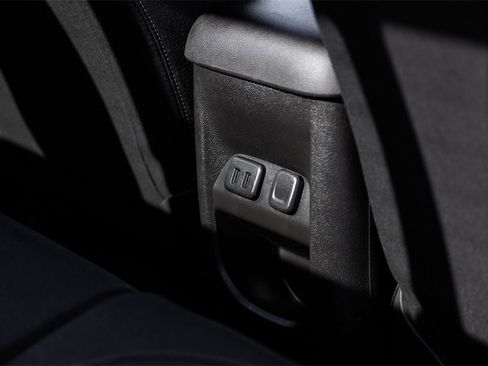 Used 2016 Chevrolet Colorado LT w/ LT Convenience Package image 36