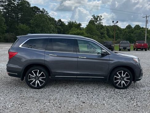 Used 2022 Honda Pilot Touring image 1