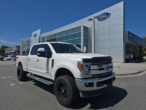 Used 2019 Ford F250 Lariat w/ Lariat Ultimate Package AWD/4WD image 1