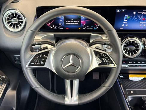 Used 2026 Mercedes-Benz GLB 250 4MATIC image 18