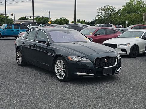 Used 2017 Jaguar XF Prestige AWD/4WD image 1