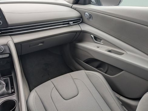 New 2026 Hyundai Elantra SE FWD image 15