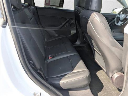Used 2021 Tesla Model Y Long Range image 18