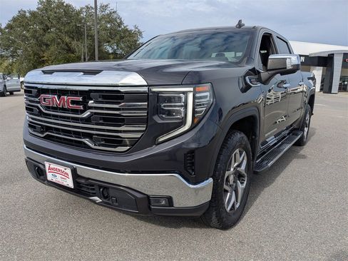 Used 2023 GMC Sierra 1500 SLT w/ SLT Premium Package image 8