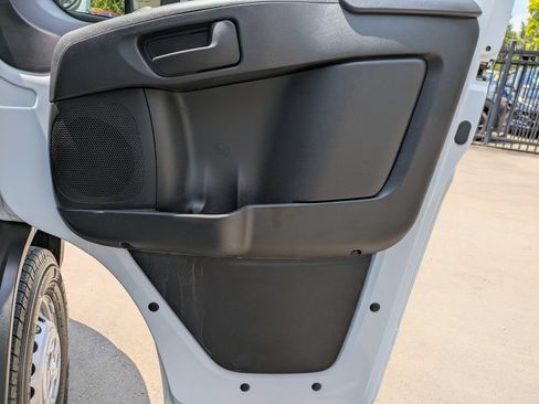 Used 2025 RAM ProMaster 2500 w/ U-Haul Equipment Group FWD image 29