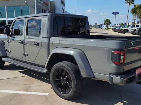 Used 2023 Jeep Gladiator Overland AWD/4WD image 6