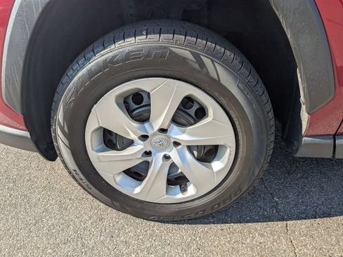 Used 2021 Toyota RAV4 LE FWD image 26