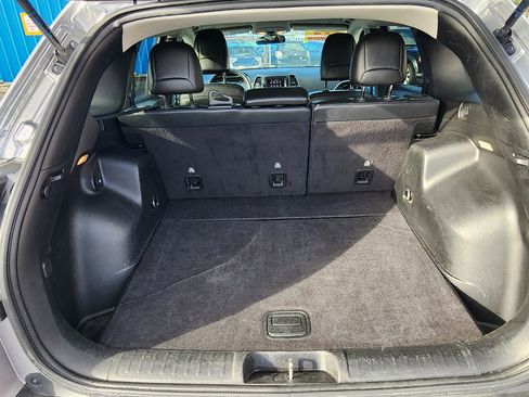 Used 2019 Jeep Cherokee Latitude Plus w/ Cold Weather Group image 23