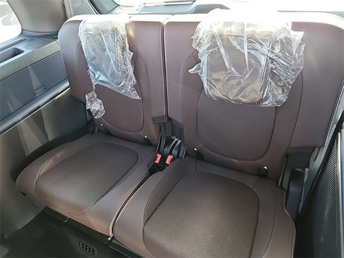 New 2025 Volkswagen ID. Buzz Pro S image 8