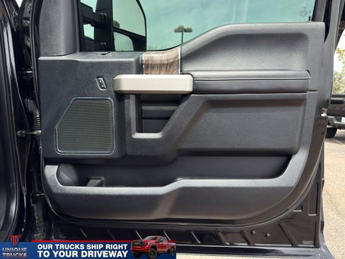 Used 2017 Ford F250 Lariat w/ Lariat Ultimate Package AWD/4WD image 26