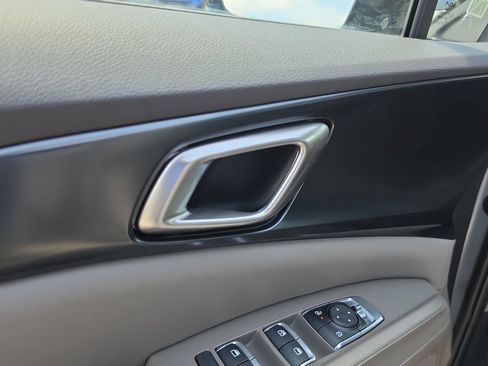 New 2027 Kia Carnival FWD image 18