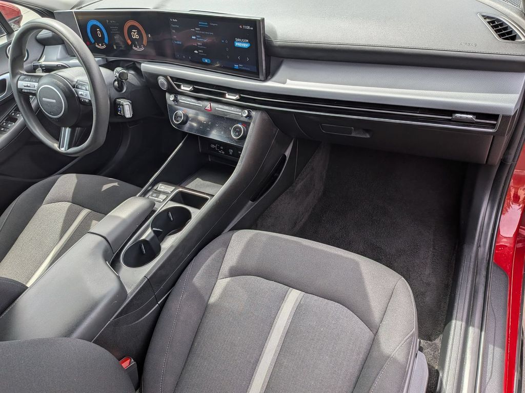 Used 2025 Hyundai Sonata SEL FWD image 31