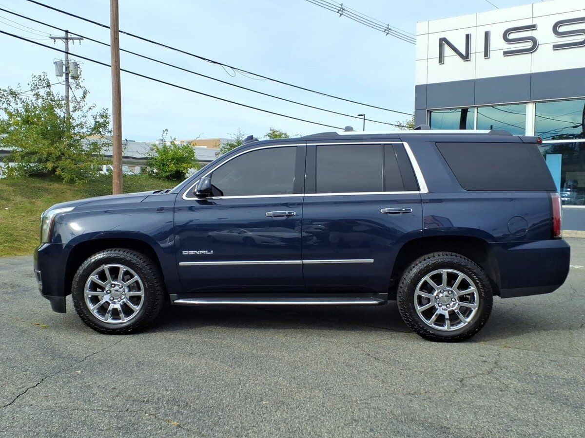 Used 2017 GMC Yukon Denali w/ Open Road Package AWD/4WD image 9