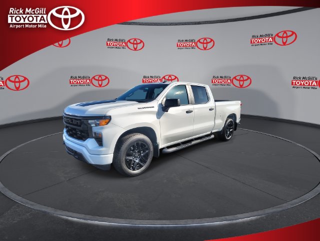 Used 2024 Chevrolet Silverado 1500 Custom w/ Rally Edition AWD/4WD image 4