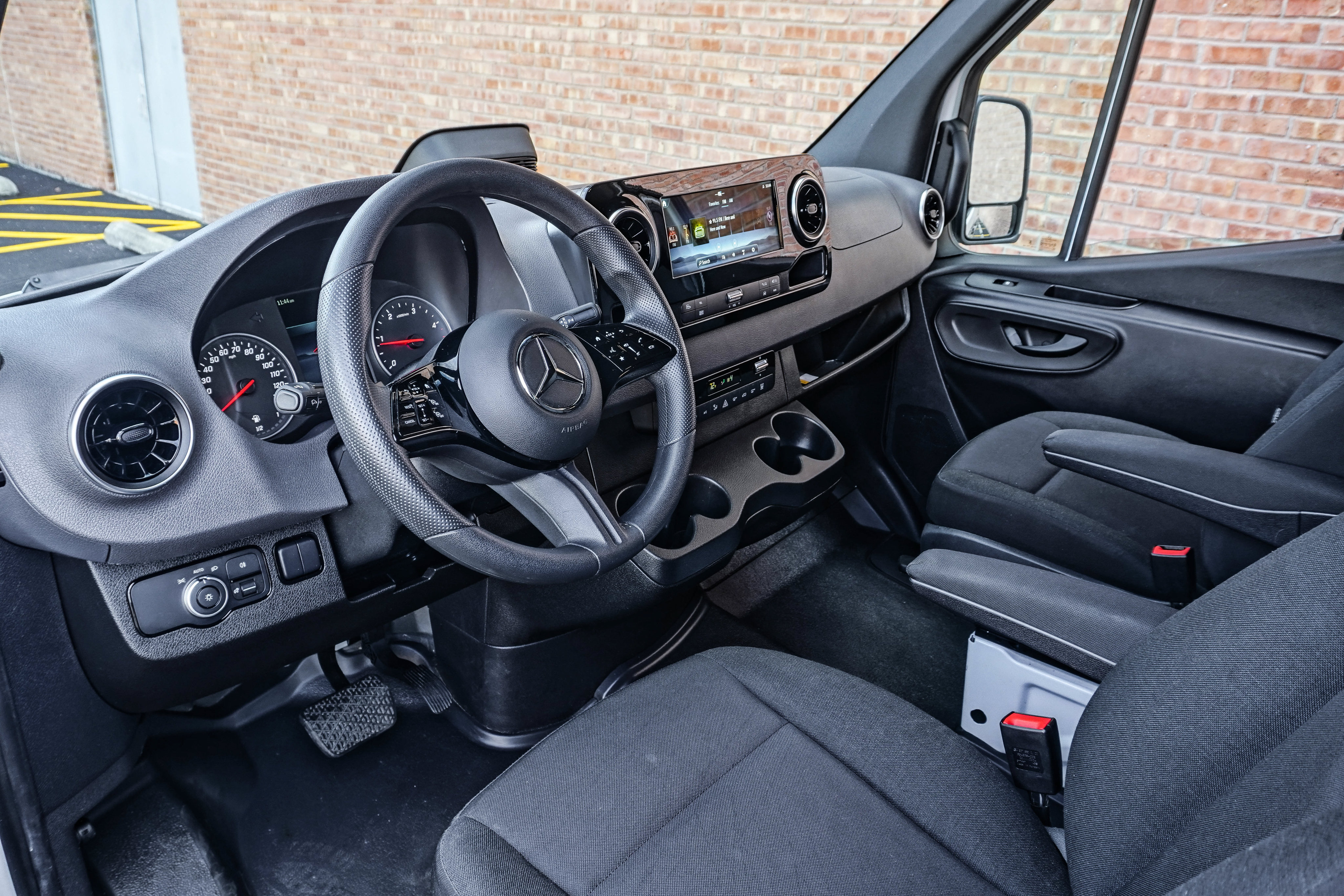 Used 2025 Mercedes-Benz Sprinter 2500 image 22