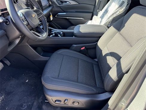 New 2026 Chevrolet Traverse LT w/ Driver Confidence Package image 11