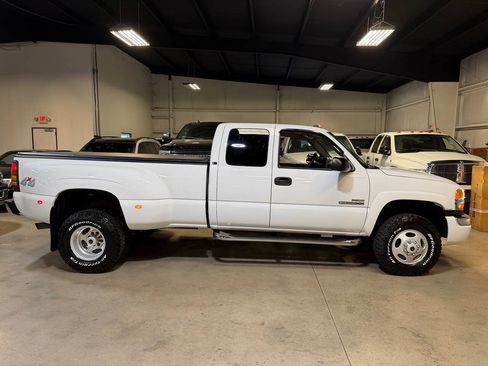Used 2004 GMC Sierra 3500 SLT w/ Heavy-Duty Power Package AWD/4WD image 7