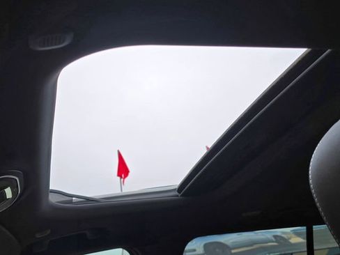 Used 2025 Jeep Grand Cherokee Laredo X w/ Luxury Tech Group I image 11