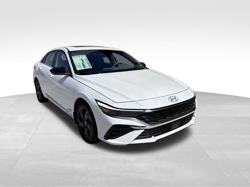 New 2026 Hyundai Elantra SEL Sport Premium FWD image 4