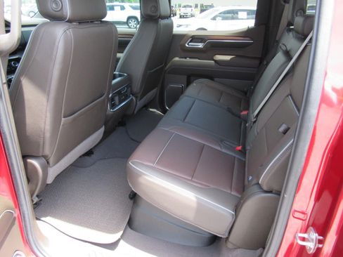 Used 2024 GMC Sierra 1500 Denali AWD/4WD image 39