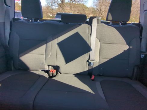 Used 2022 Chevrolet Silverado 2500 Custom w/ Custom Convenience Package image 20