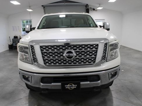 Used 2017 Nissan Titan SL RWD image 3