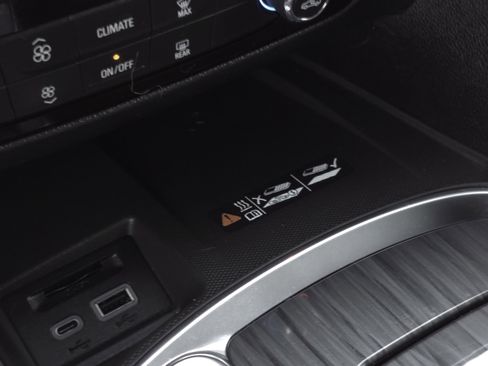 Used 2023 Buick Enclave Essence w/ Sport Touring Edition image 15