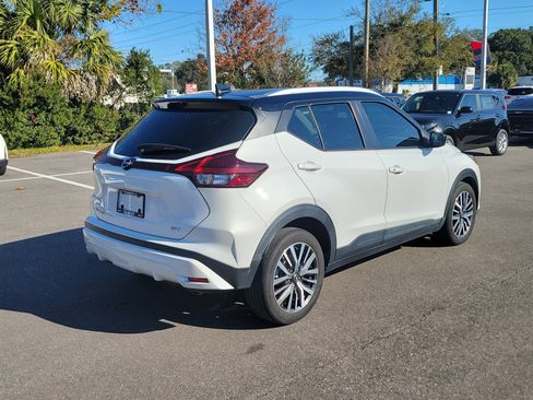 Used 2023 Nissan Kicks SV image 6