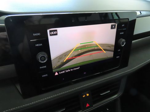 Used 2026 Volkswagen Taos SE FWD image 18