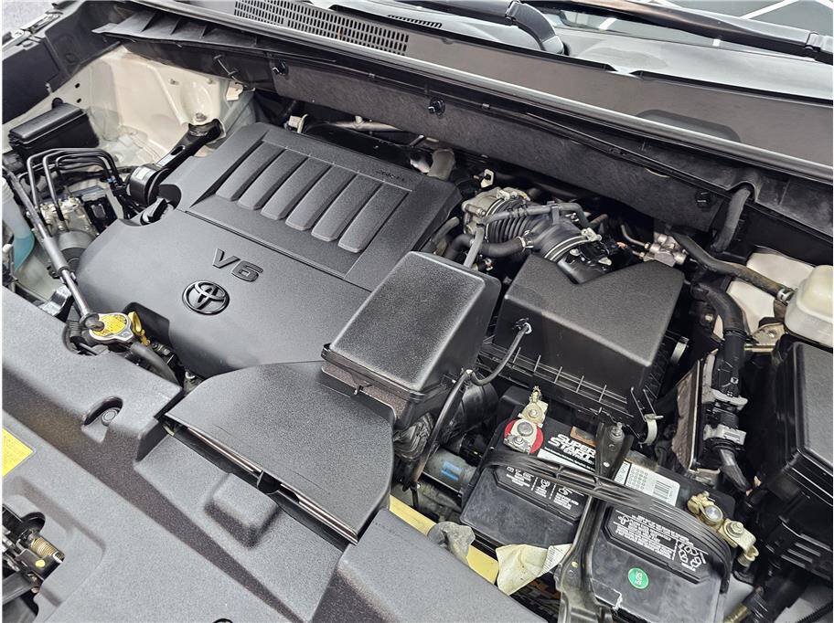 Used 2014 Toyota Highlander XLE AWD/4WD image 20