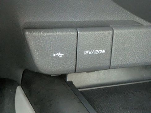 Used 2022 Toyota Camry SE image 17