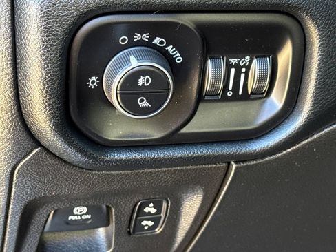 Used 2020 RAM 1500 Laramie w/ Sport Appearance Package AWD/4WD image 23
