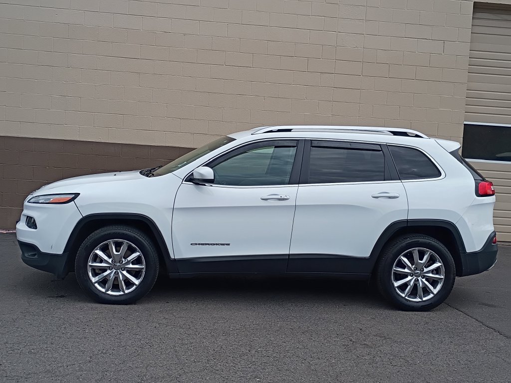 Used 2016 Jeep Cherokee Limited w/ Luxury Group AWD/4WD image 8