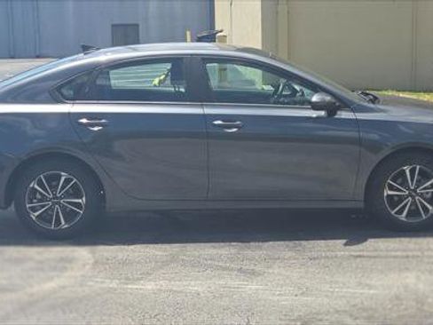 Used 2024 Kia Forte LXS FWD image 8