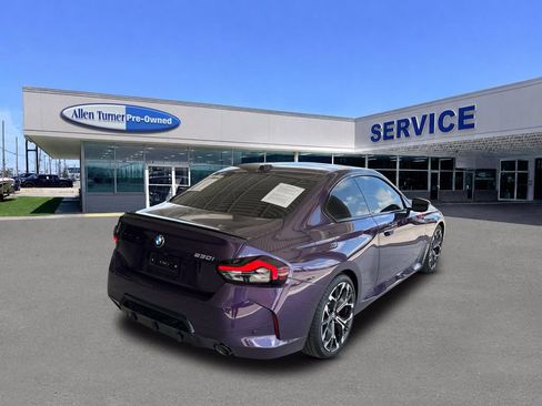 Used 2025 BMW 230i Coupe w/ M Sport Package RWD image 7