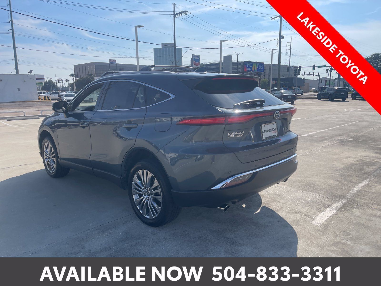 Used 2022 Toyota Venza XLE AWD/4WD image 3