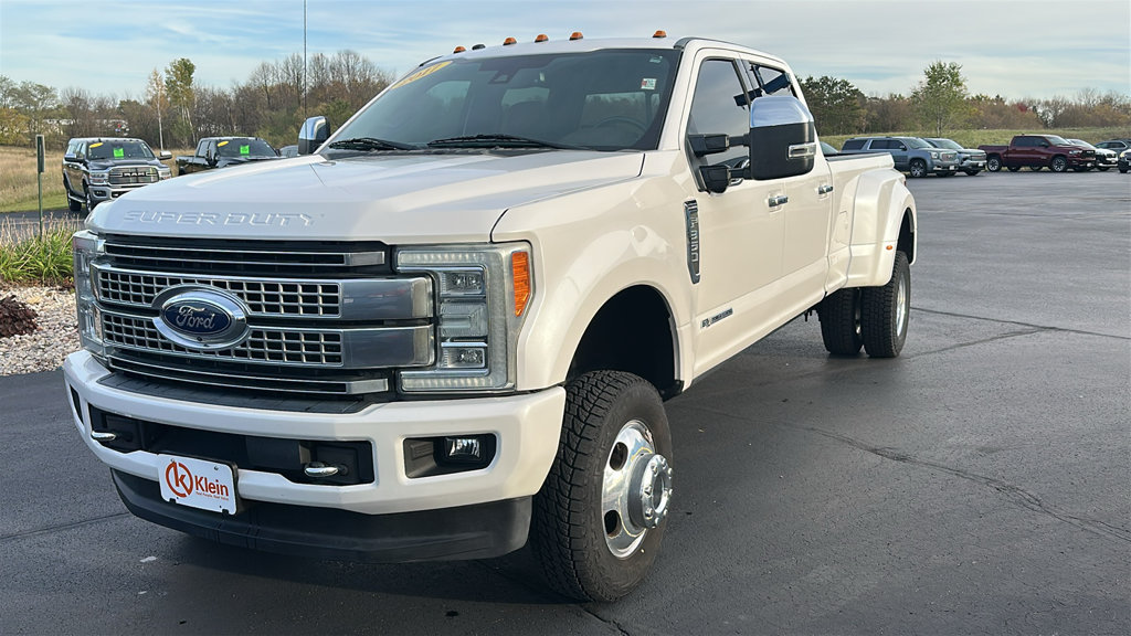 Used 2017 Ford F350 Platinum w/ Platinum Ultimate Package AWD/4WD image 3