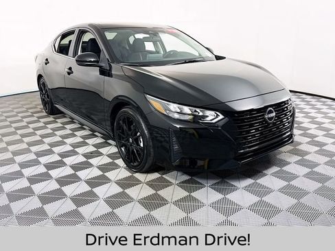 Certified 2025 Nissan Sentra SR w/ Midnight Edition FWD image 1