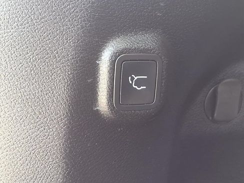 Used 2021 Jeep Cherokee Latitude Lux w/ Comfort/Convenience Group AWD/4WD image 24