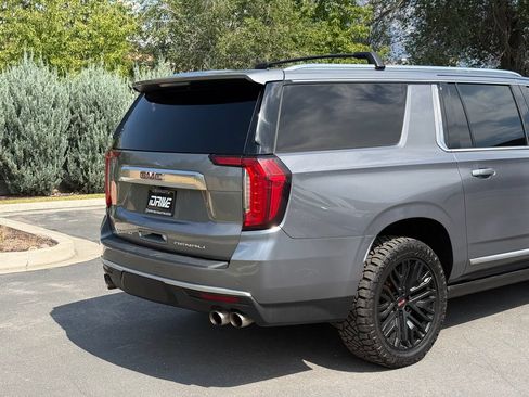 Used 2021 GMC Yukon XL Denali w/ Denali Premium Package AWD/4WD image 10