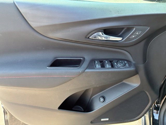 Used 2022 Chevrolet Equinox RS w/ RS Leather Package FWD image 11