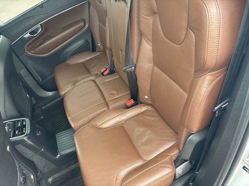 Certified 2024 Volvo XC90 T8 Ultimate w/ Protection Package Premier image 40