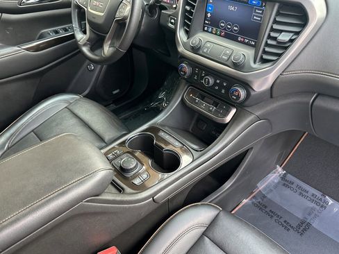 Certified 2022 GMC Acadia AT4 w/ Preferred Package image 18