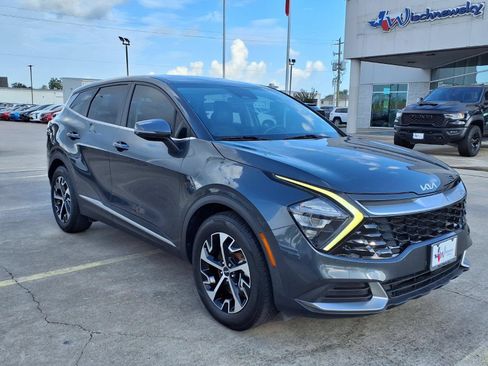 Used 2023 Kia Sportage EX FWD image 3