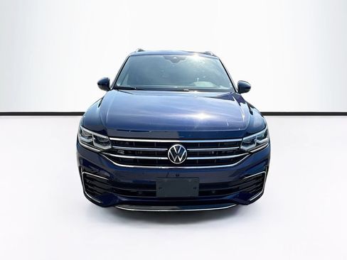 Used 2024 Volkswagen Tiguan SEL R-Line w/ MDO Package, Two-Row AWD/4WD image 2