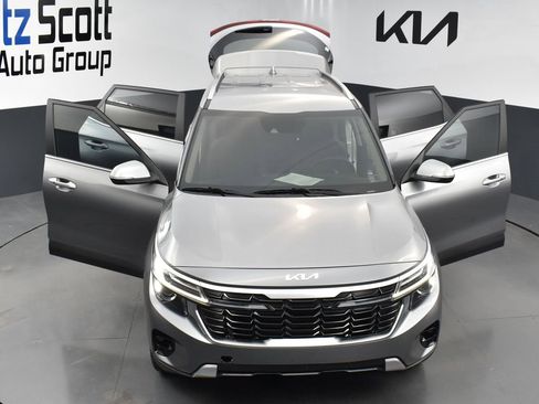 Used 2024 Kia Seltos EX FWD image 29