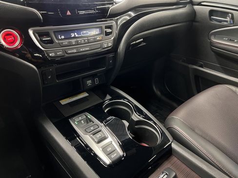 Used 2022 Honda Ridgeline Black Edition image 19