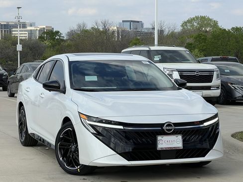 New 2026 Nissan Sentra SR w/ SR Premium Package FWD image 2