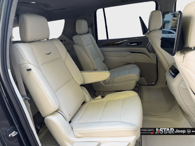 Used 2024 Cadillac Escalade ESV Sport Platinum w/ LPO, ONYX Package AWD/4WD image 27
