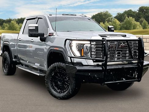 Used 2024 GMC Sierra 2500 Denali w/ Denali Reserve Package AWD/4WD image 2